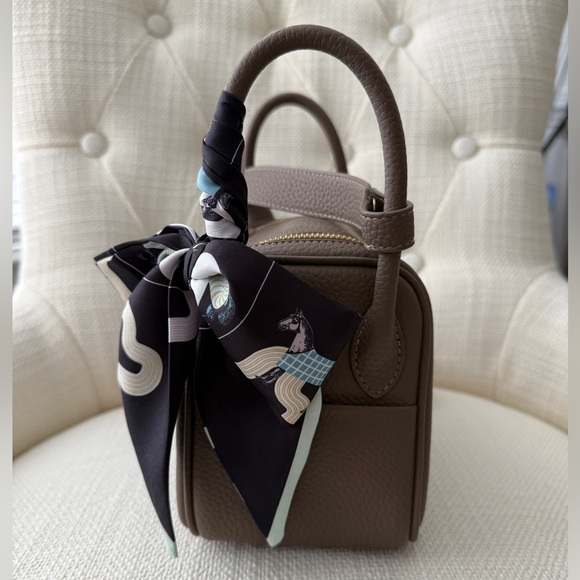 Designer-inspired Lindy Mini in Etoupe (gray-brown) - Picture 6 of 9